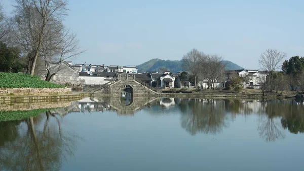 Une Vieille Vue Traditionnelle Village Chinois Avec Vieux Pont Pierre — Photo