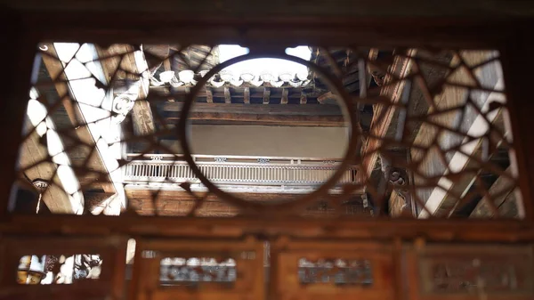 Старий Дерев Яний Китайський Будинок Вирізьблений Прекрасною Скульптурою Сільському Селі — стокове фото