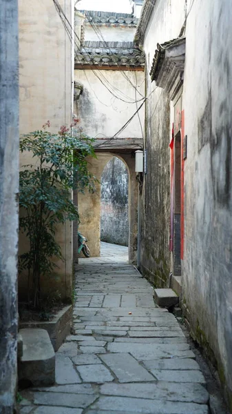 Het Prachtige Traditionele Chinese Dorpsgezicht Met Klassieke Architectuur Smalle Straatjes — Stockfoto