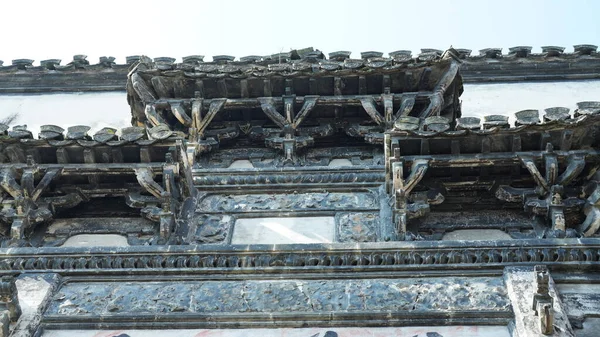 Das Alte Chinesische Haus Mit Den Schönen Steinskulpturen Ländlichen Dorf — Stockfoto