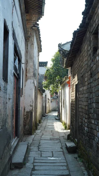 Bela Vista Tradicional Aldeia Chinesa Com Arquitetura Clássica Estreita Faixa — Fotografia de Stock
