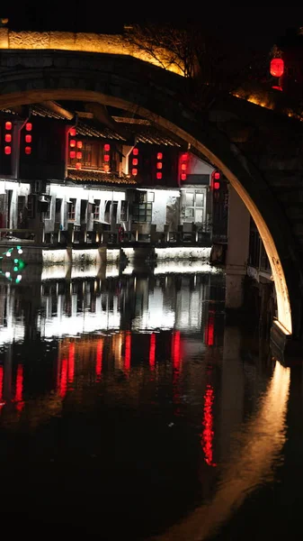 Die Alte Chinesische Stadt Nachtansicht Mit Den Roten Laternen Und — Stockfoto