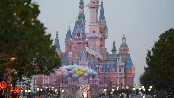 Vista Castello Disney Con Gli Edifici Colorati Luci Accese — Foto Stock