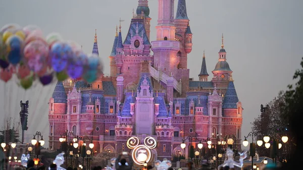 Vista Castello Disney Con Gli Edifici Colorati Luci Accese — Foto Stock