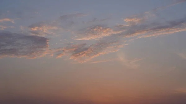 Piękny Widok Zachód Słońca Sylwetką Budynków Pomarańczowym Kolorem Nieba Jako — Zdjęcie stockowe