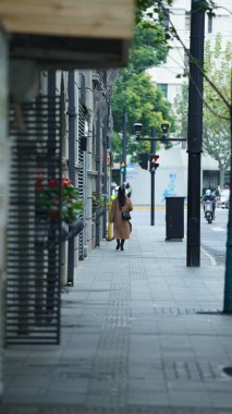 Eski binalar Şangay 'daki Çin şehrinin manzarasını gösteriyor.