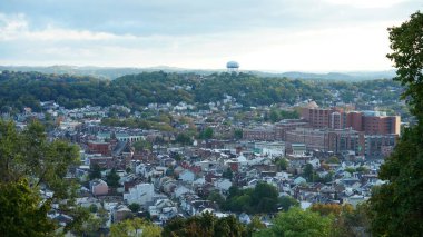 Amerika 'nın Pittsburgh kentindeki bir tepenin en güzel manzarası.