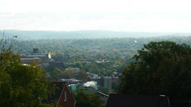 Amerika 'nın Pittsburgh kentindeki bir tepenin en güzel manzarası.