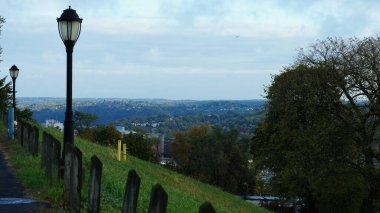 Amerika 'nın Pittsburgh kentindeki bir tepenin en güzel manzarası.