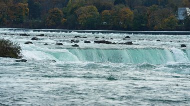 Sonbaharda güzel Niagara şelalesi manzarası