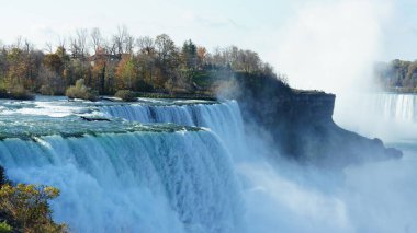 Sonbaharda güzel Niagara şelalesi manzarası