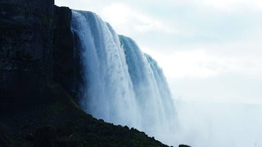 Sonbaharda güzel Niagara şelalesi manzarası