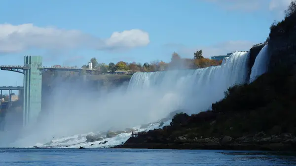 Die Wunderschöne Landschaft Des Niagara Wasserfalls Herbst lizenzfreie Stockbilder