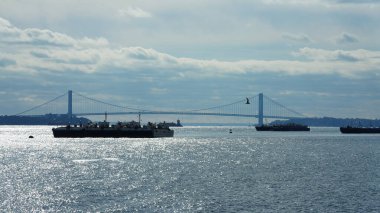 ABD 'de New York' un Manhattan yakınlarındaki okyanus körfezi manzarası.