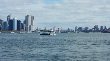 ABD 'de New York' un Manhattan yakınlarındaki okyanus körfezi manzarası.