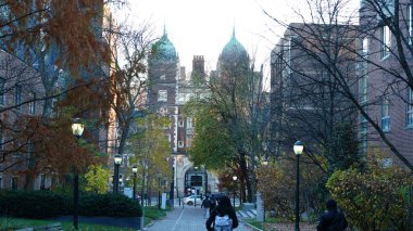 Pennsylvania Üniversitesi, Philadelphia 'daki güzel kampüs sonbahar manzarası.