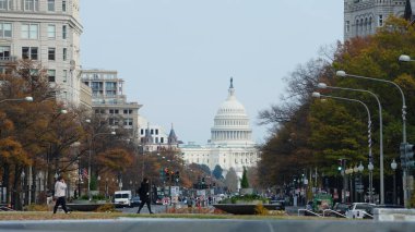 Washington DC şehir manzarası. Sonbaharda Capitol Hill binası arka planda kalacak.