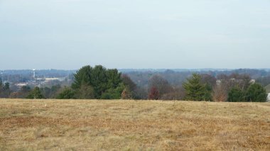 Vadi Forge manzarası Amerika 'da çayırlarla ve ormanlarla dolu.