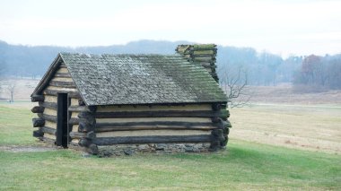 Vadi Forge manzarası Amerika 'da çayırlarla ve ormanlarla dolu.
