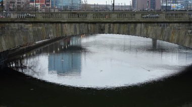 Güzel Philadelphia şehri manzarası Yağmurlu kış gününde