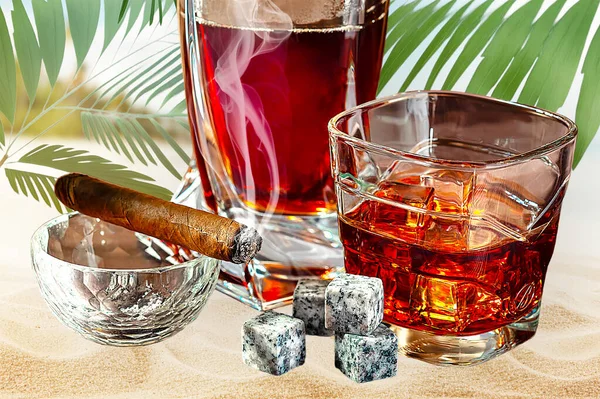 スコッチウイスキーのグラスと氷と自然のクローズアップの背景に葉巻 フードフォト — ストック写真