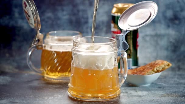 Pouring Beer Glass Dark Background Slow Motion Slow Motion Pouring — Stock Video