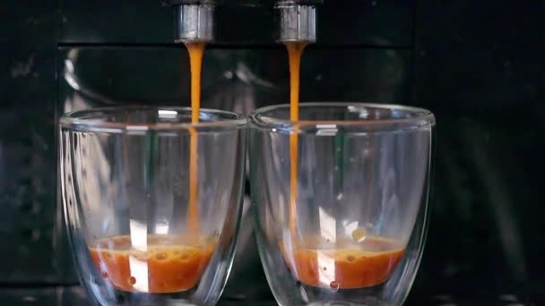 Modern Coffee Machine Pours Delicious Espresso Coffee Transparent Cups Standing — Stock Video