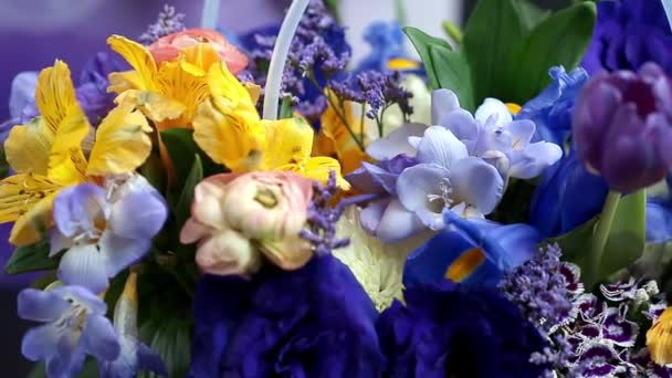 Vacker Elegant Bukett Med Mängd Olika Färgglada Blommor Festlig Bukett — Stockvideo