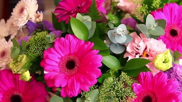 Gyönyörű Elegáns Csokor Különböző Fényes Virágok Közelkép Ünnepi Csokor Rózsaszín — Stock videók