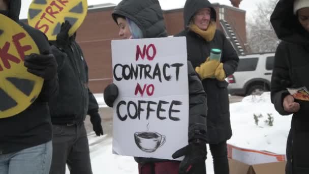 Сент Антон Міннесота Робочі Starbucks Всій Країні Страйкують Знак Протесту — стокове відео