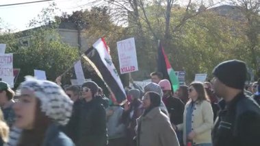 Minneapolis, Minnesota. 15 Ekim 2023. Filistin için yürüyüş. Binlerce insan Filistinlileri desteklemek ve Gazze 'deki bombalı saldırıları kınamak için toplandı.