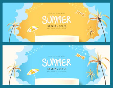 Parlak bir arka planda tropikal palmiye ağaçları, şemsiye ve güneş gözlükleriyle renkli bir yaz indirimi afişi. Terfi ve mevsimlik pazarlama için mükemmel.