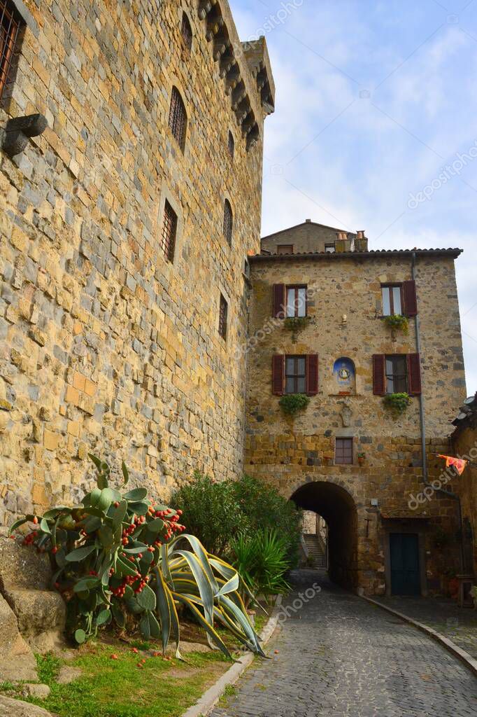 Bolsena, Viterbo, Lazio, Italia. Via Francesco Cozza. Una de las