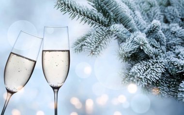 Şampanya için tebrik ederim. Noel konsepti.
