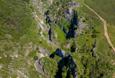 Cheddar Vadisi ve çevresinin havadan görüntüsü