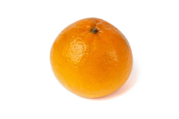 白い背景にオレンジの葉が孤立したオレンジ色の果実 — ストック写真