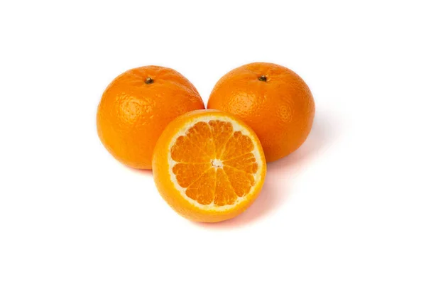 Narancssárga Gyümölcsöt Fehér Alapon Narancssárga Szeletekkel Különítik — Stock Fotó