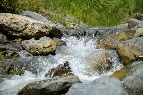Вода Тече Через Річкові Скелі Біля Гір Нафія Галі Абботтабад — стокове фото