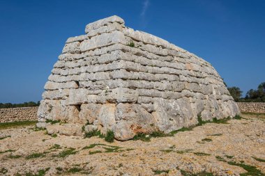 Naveta des Tudons, prototalayotik, Ciutadella, Menorca, Balear Adaları, İspanya
