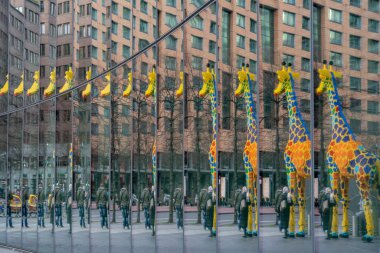 giraffe in the street, Berlin, Federal Republic of Germany