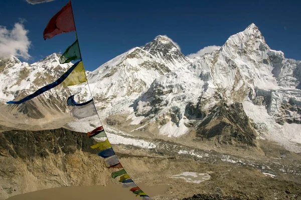 Everest 8848 mts y Nuptse 7864 mts,ascenso al Khala Pattar, 5550 mts.Sagarmatha National Park, Khumbu Himal, Nepal, Asia.