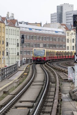 metropolitan railway between houses of suburbs,, Berlin, Federal Republic of Germany
