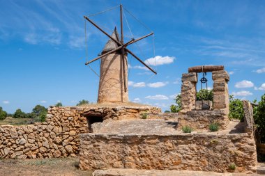 Can Garra Seca, un değirmeni, Cami de sa Torre, Llucmajor belediyesi, Mallorca, Balearic Adaları, İspanya