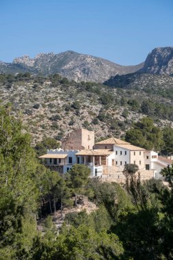 Castell de Sant Elm, 14. yüzyıldan kalma eski hastane ve savunma kulesi, Sant Elm, andratx sahili, Majorca, Balearic Adaları, İspanya