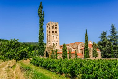 Sant Miquel de Cuixa Benedikt Manastırı, 879, Pireneler 'in doğusu, Fransa, Avrupa.