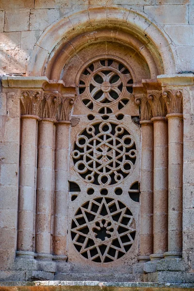 Ermita Santa Coloma Fenster Einem Halbrunden Bogen Albendiego Provinz Guadalajara — Stockfoto