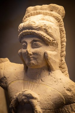 Tanrı Melqart 'ın heykeli, Herkül, muhtemelen Kıbrıs' tan, kireçtaşı, 5 sent. MÖ, Museo Barracco, Kolezyum, Roma, Lazio, İtalya ,