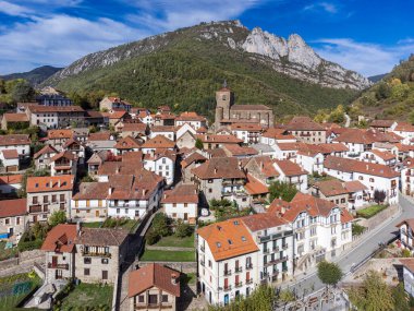 Isaba kasabası, Roncal Vadisi, Navarra, Pyrenean dağ sırası, İspanya