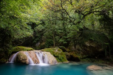 nacedero del rio Urederra, parque natural de Urbasa-Andia, comunidad foral de Navarra, İspanya