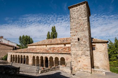 Kurtarıcı Kilisesi, 13. yüzyıl Romen kırsal kesimi, Carabias, Guadalajara, İspanya